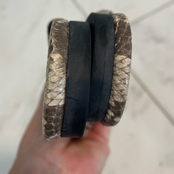 Reformation, 8, women’s gray brown and cream snakeskin print leather flip flops - Picture 3 of 5